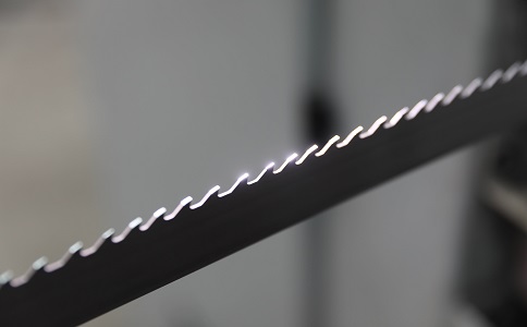 兴安双金属带锯条产生切削噪音的原因具体有哪些？